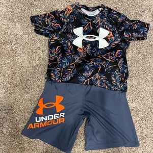 Boys medium Under Armour set